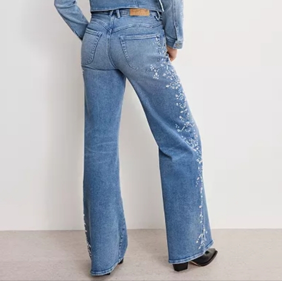 Good American Blue Embellished Flare Jeans - Picture 3 of 8